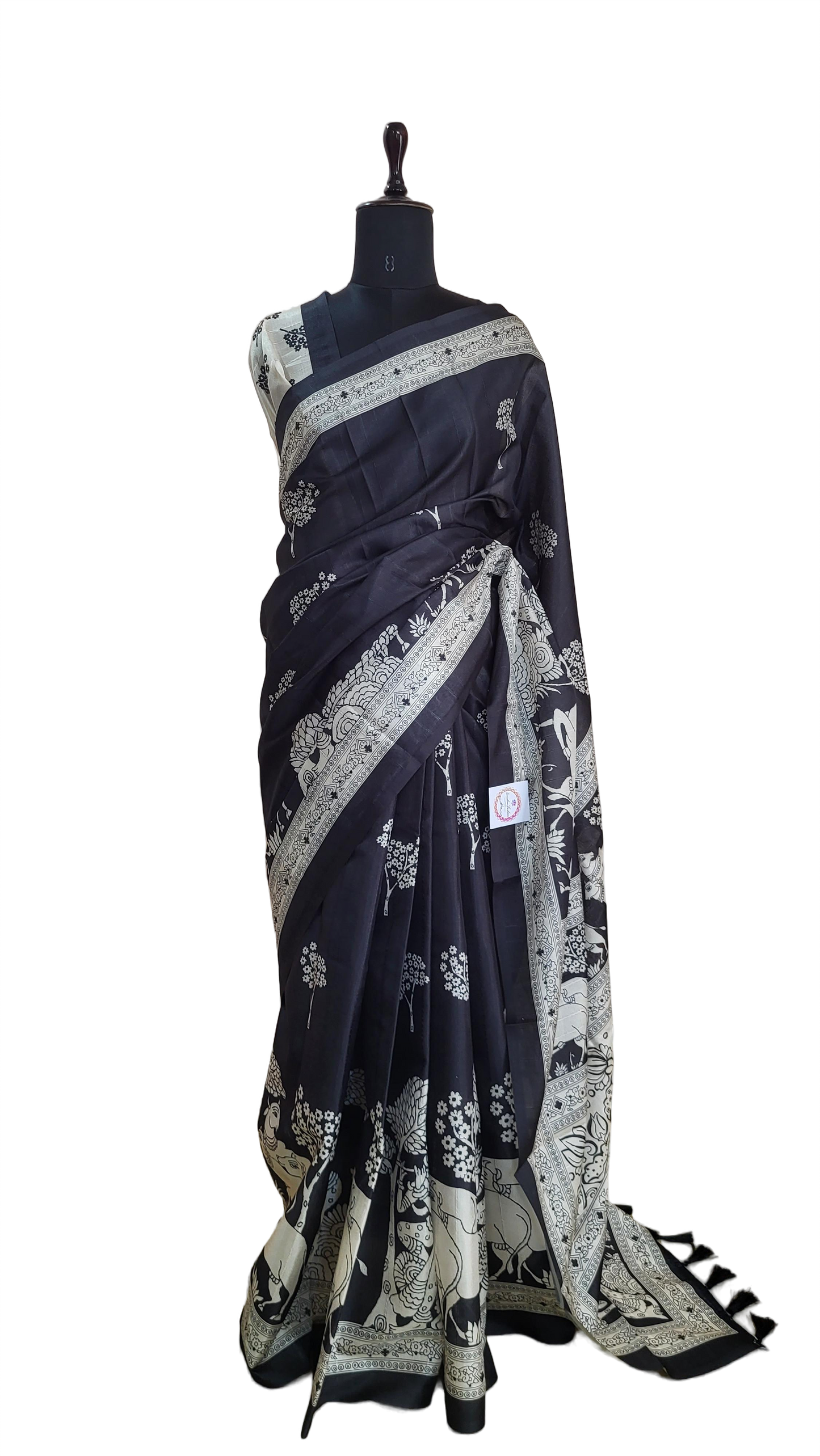 Black and White Ethnic Print Saree with Traditional Animal Motifs & Contrast Border – Elegant Festive Wear