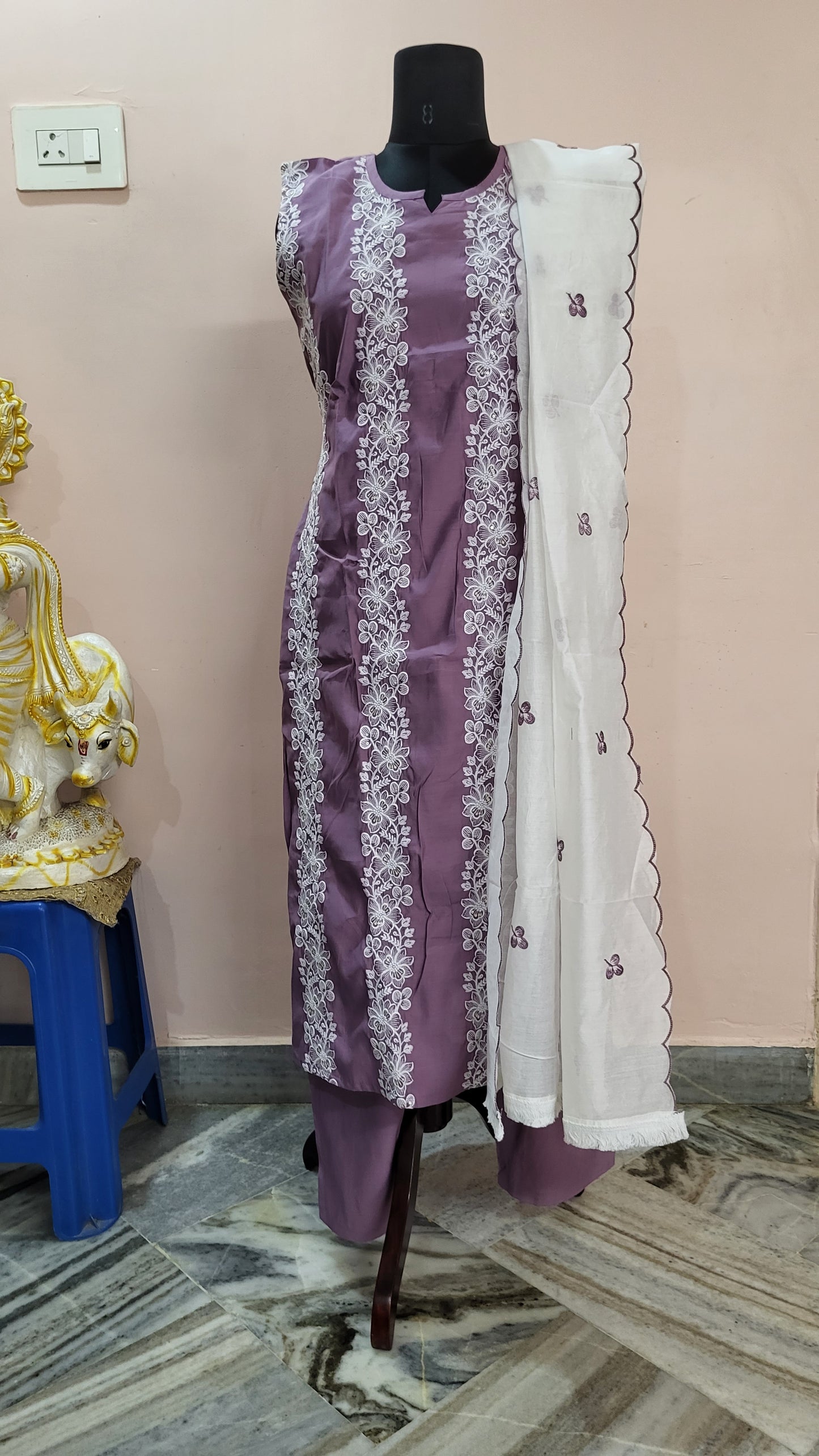 Lavender Embroidered Kurta Set with White Dupatta